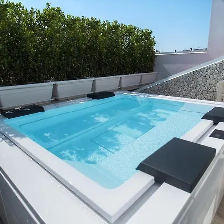 Opera Arte 招待所 雷卡纳蒂港