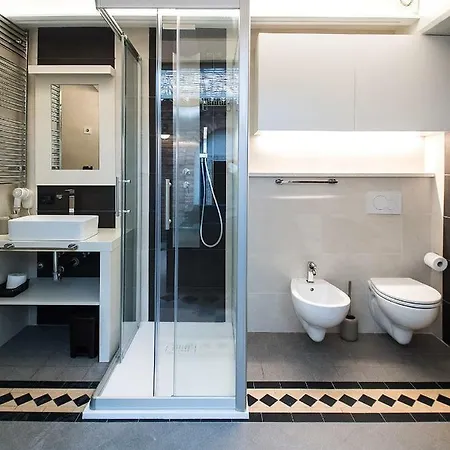 Opera Arte 雷卡纳蒂港