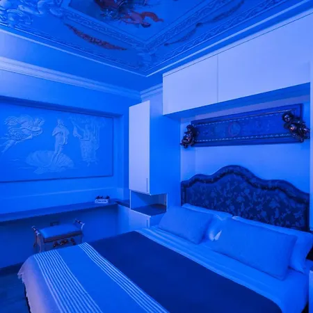 Opera Arte 雷卡纳蒂港