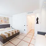 Casa de hóspedes Opera Arte 4*
